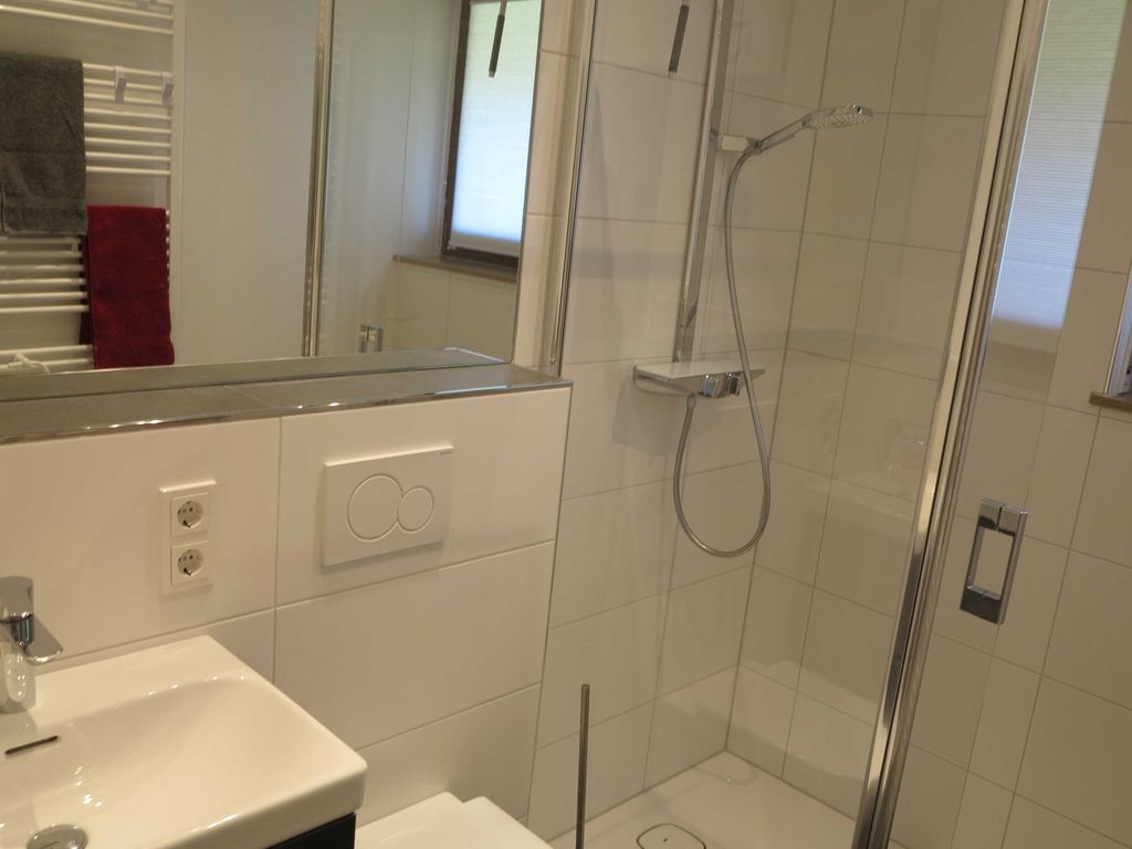 Das kernsanierte und modernisierte Badezimmer.