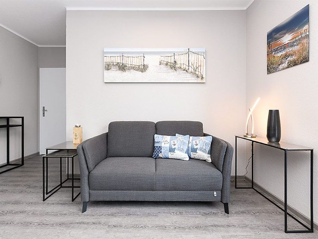 Wohnzimmer mit integriertem Küchenbereich