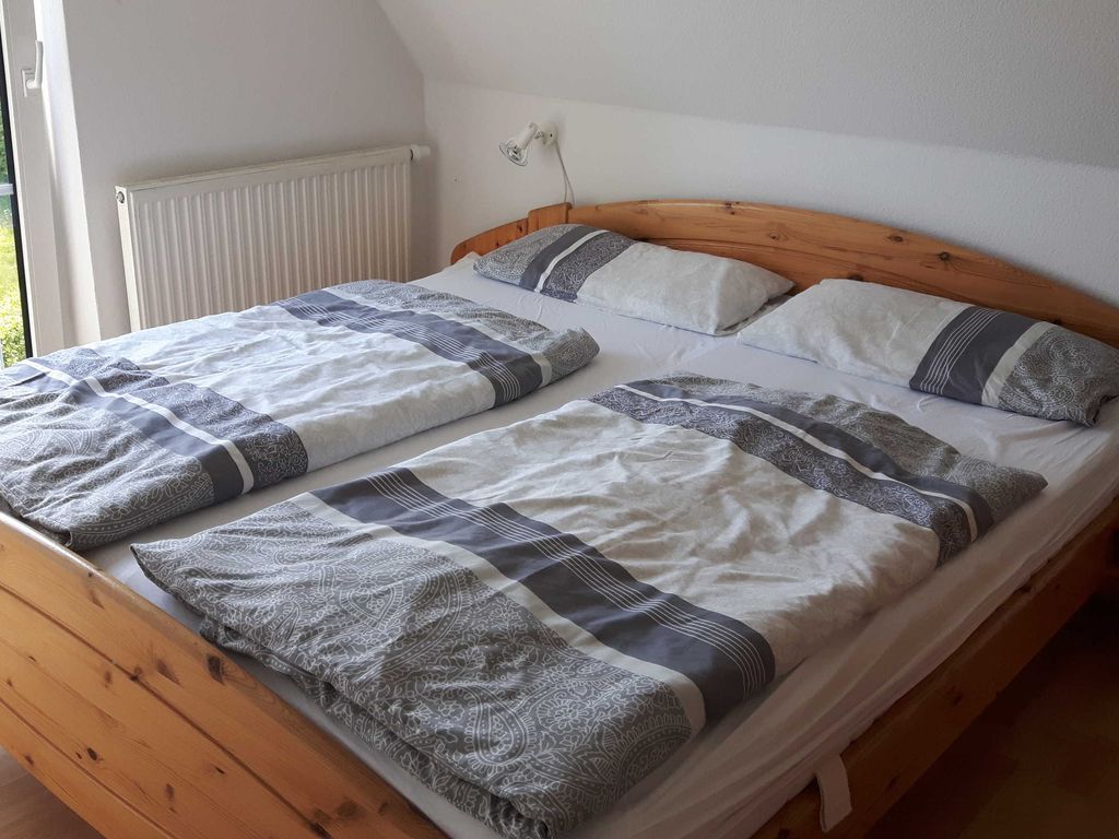 Schlafzimmer mit Doppelbett