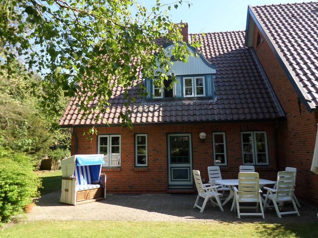 Gartenansicht mit Terasse