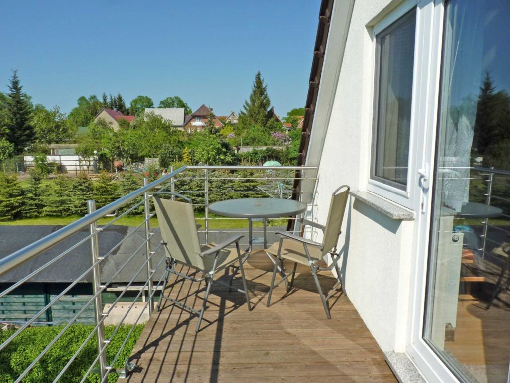 Balkon mit Gartenmöbel