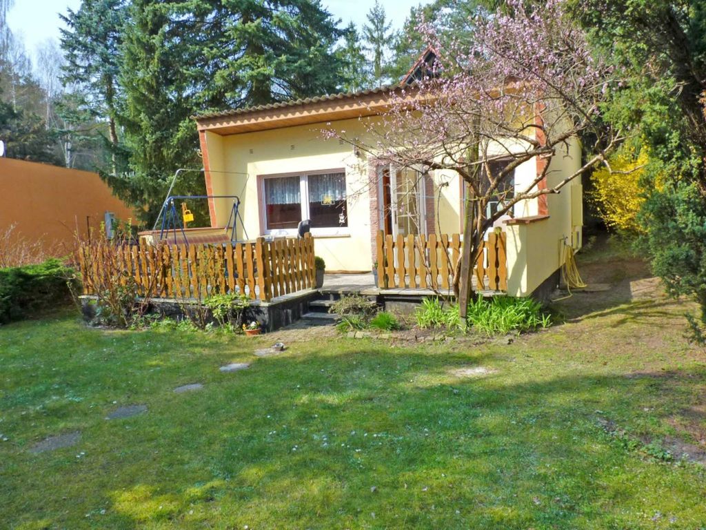 Ferienhaus mit Gartenbereich und Liegewiese
