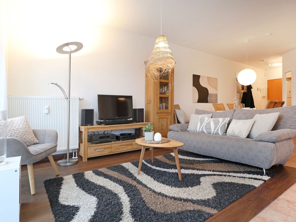 Kastanienhof Whg. 01 - Blick auf den gemütlichen Wohnbereich mit TV