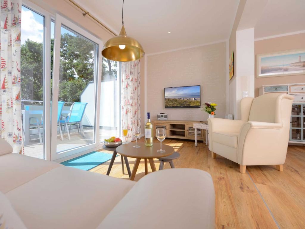 Florida App.7 Sonntag - Blick vom Sofa auf den Fernseher
