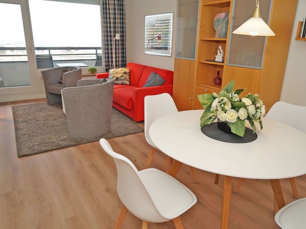 Wohnzimmer mit Esstisch