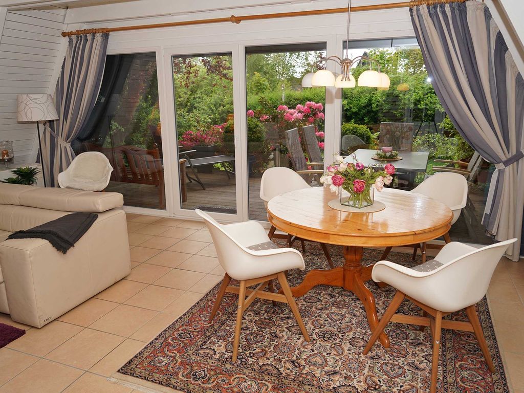 Wohnzimmer und Terrasse