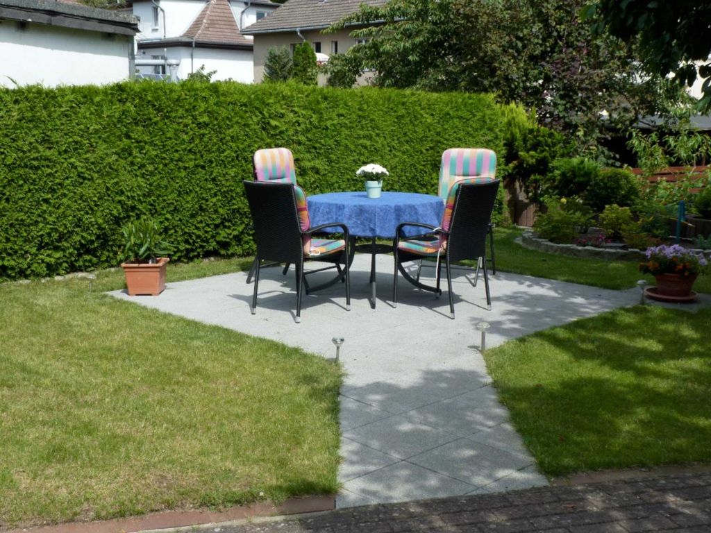 Terrasse mit Liegewiese Ferienwohnung Christine
