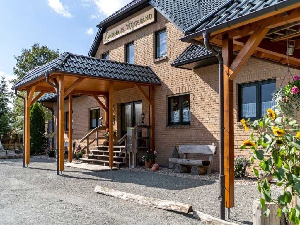 Vordere Ansicht des Ferienobjektes  Landhaus Rügeband