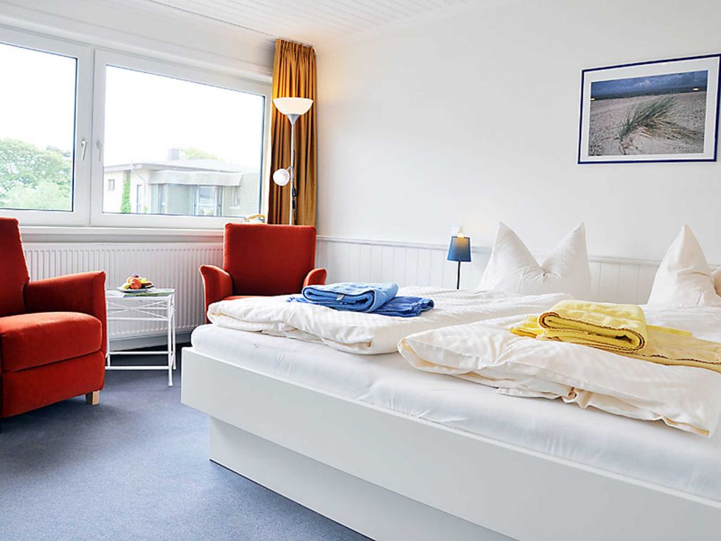Das gemütliche Doppel - Zimmer mit Balkon und Blick auf die Nordsee.