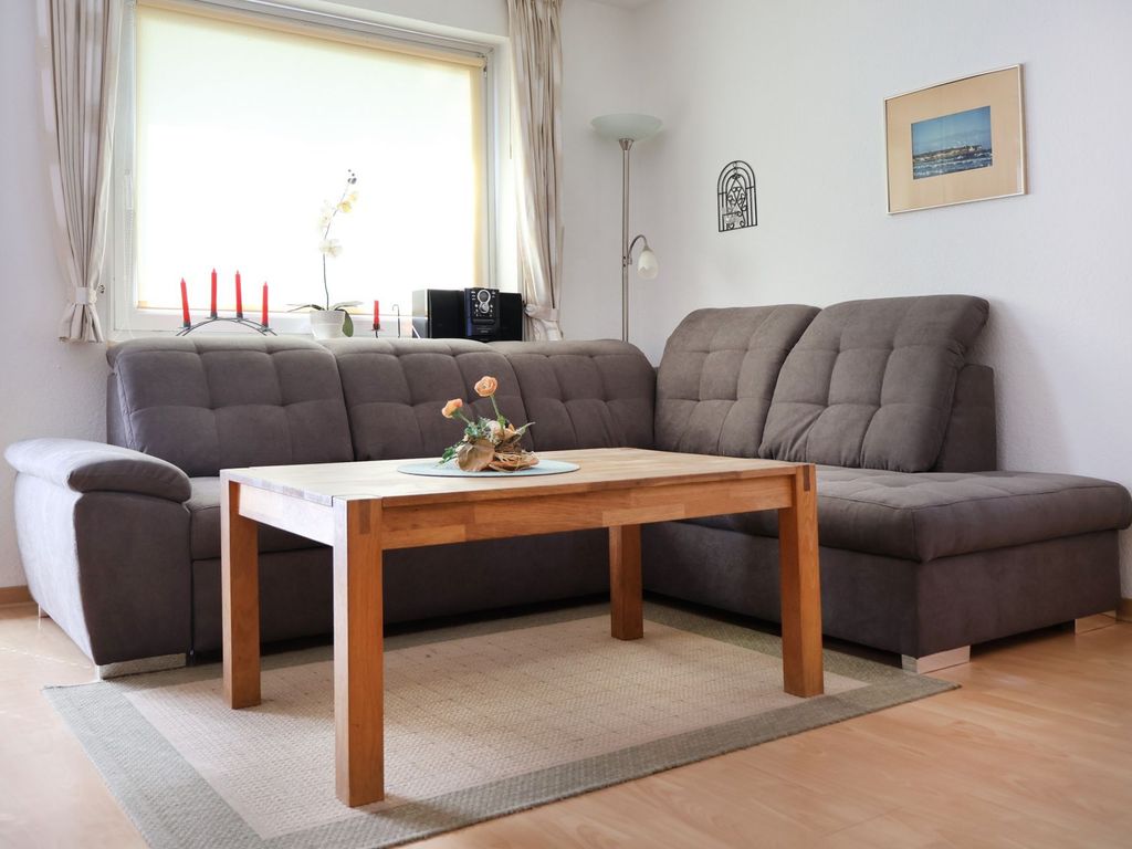 Urlauberdorf 30d - Blick auf das gemütliche Ecksofa
