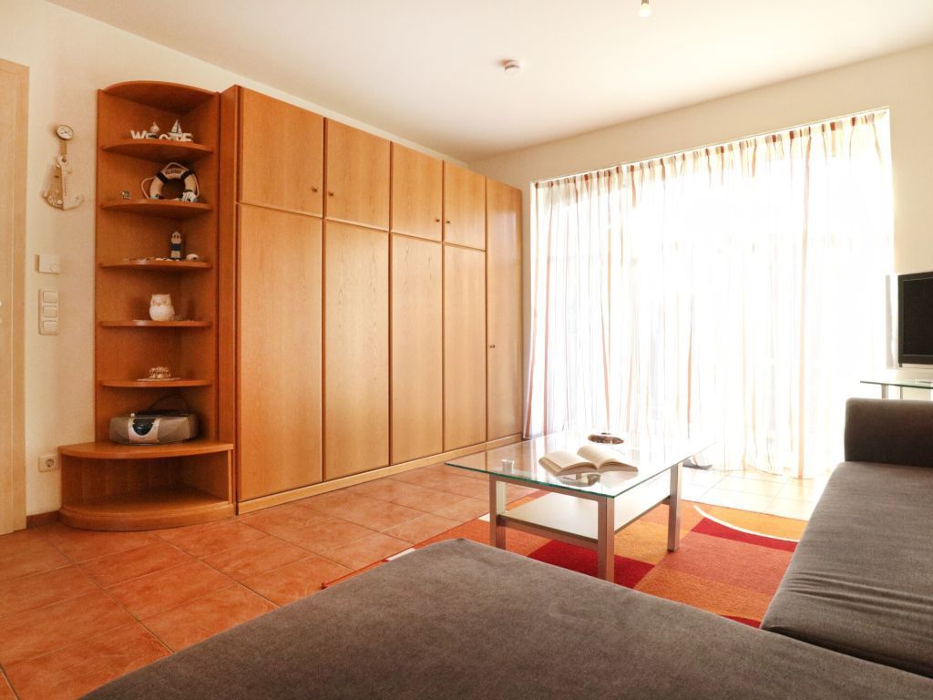 Meeresbrise Whg. 2 - Blick vom Sofa auf das Schrankbett