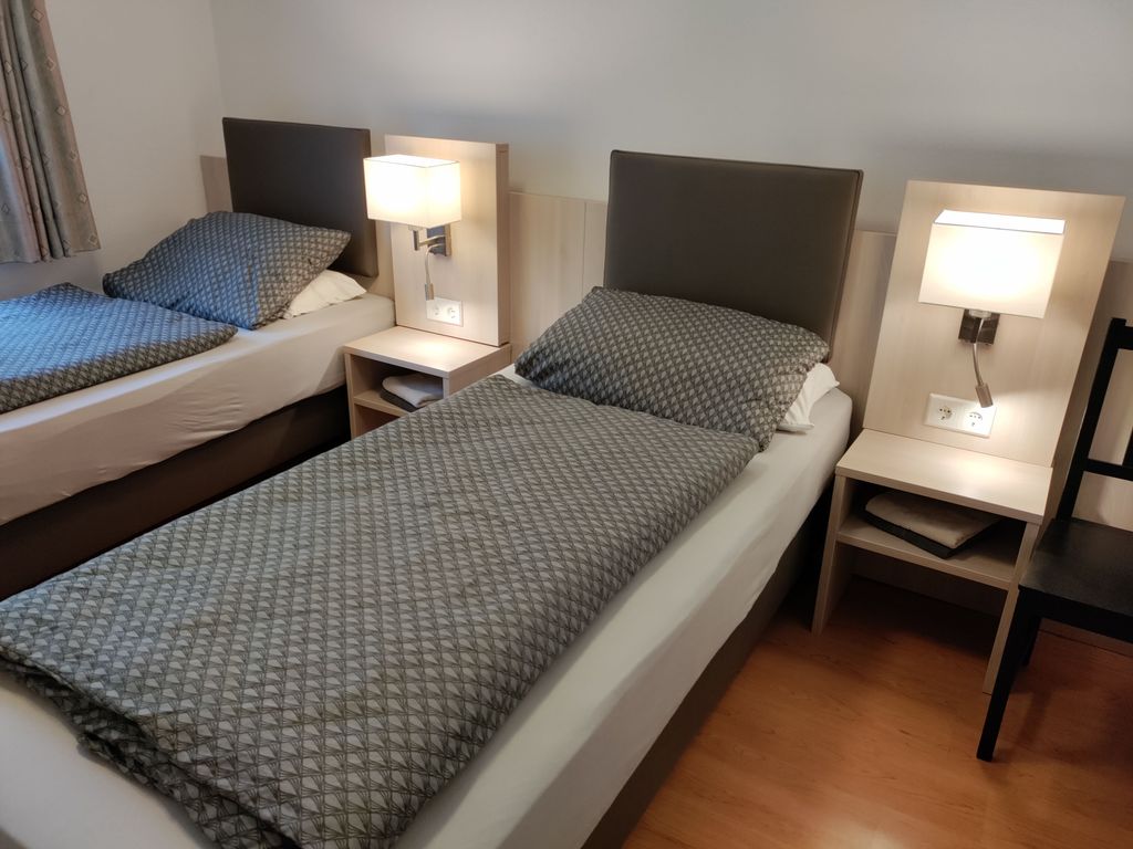 Schlafzimmer 2