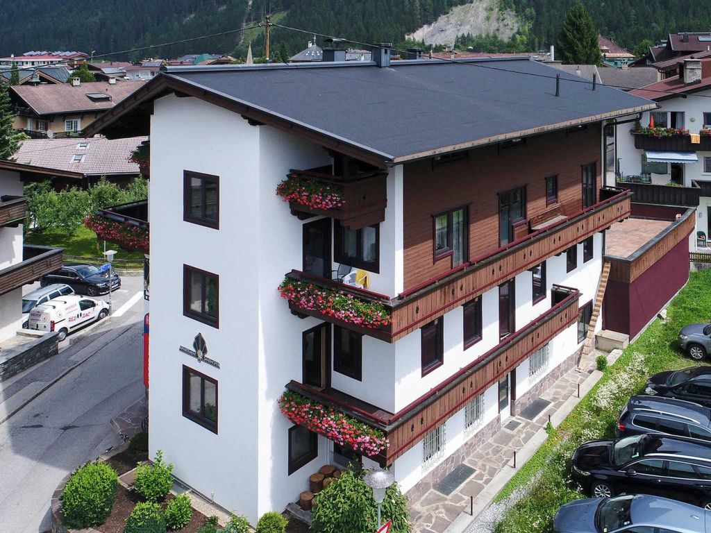 Appartementhaus Mayrhofen - Außenansicht Sommer