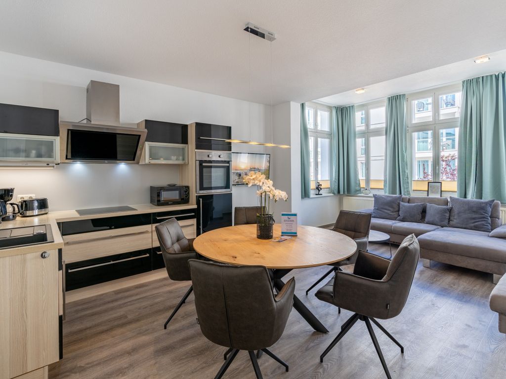 Villa Erika App. 06 - nur 50 m zum Ostseestrand - Wohn-/Essbereich