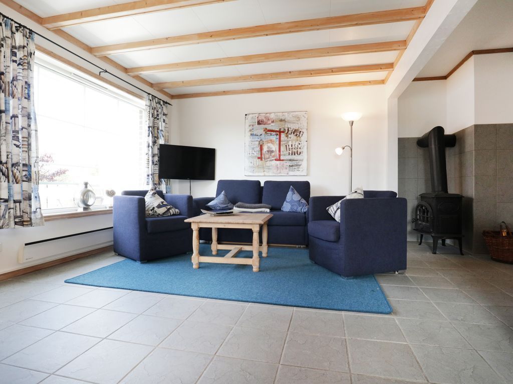 Haus Seepferdchen Whg. SP3 - Blick auf den Wohnbereich und den Kaminofen
