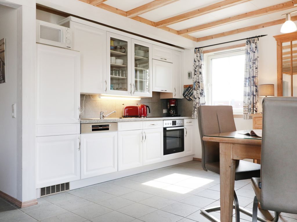 Haus Seepferdchen Whg. SP3 - Blick auf den Essbereich und die offene Küchenzeile