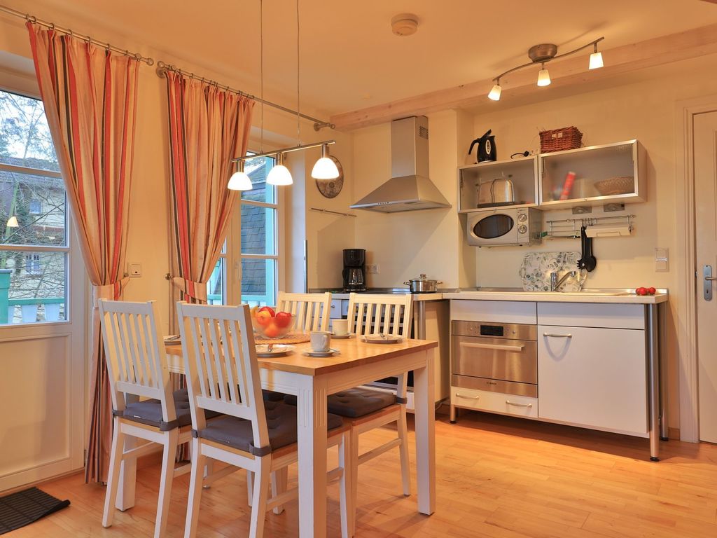 Landhaus Victoria, Seestern - Blick auf den Essbereich mit offener Küche