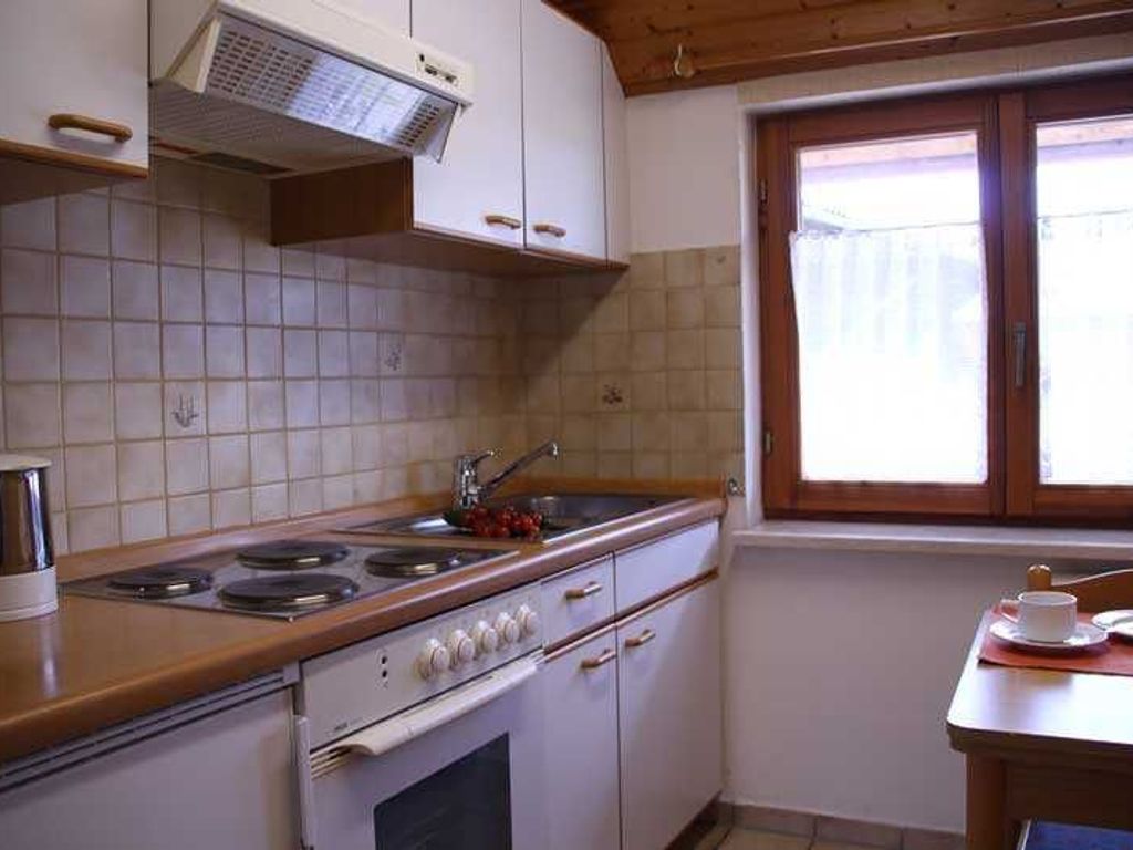 Küche mit Eßplatz