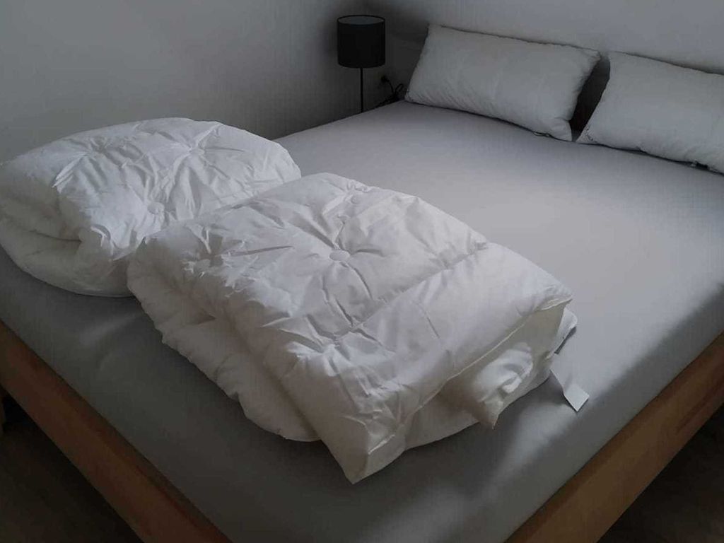 Schlafzimmer mit Doppelbett