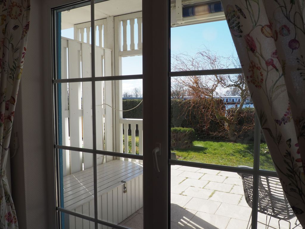 Blick auf die Terrasse zum Yachthafen Karlshagen
