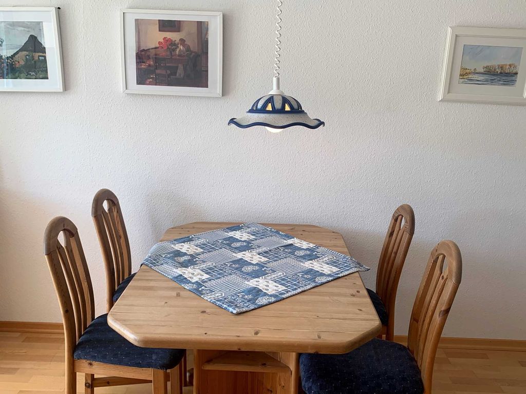 Schöne ,helle, ruhig gelegene Obergeschosswohnung mit 2 Schlafzimmern in St. Peter Böhl:
Zum Leuchtturm 10 Wohnung 12