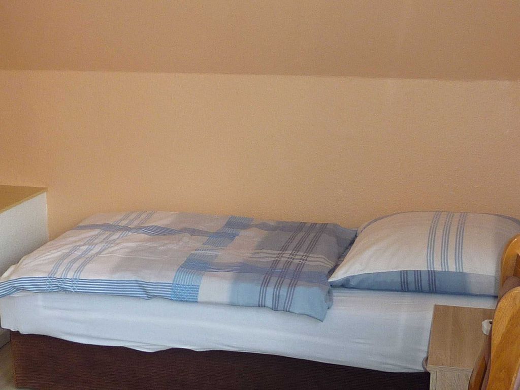 Einzelbett 1