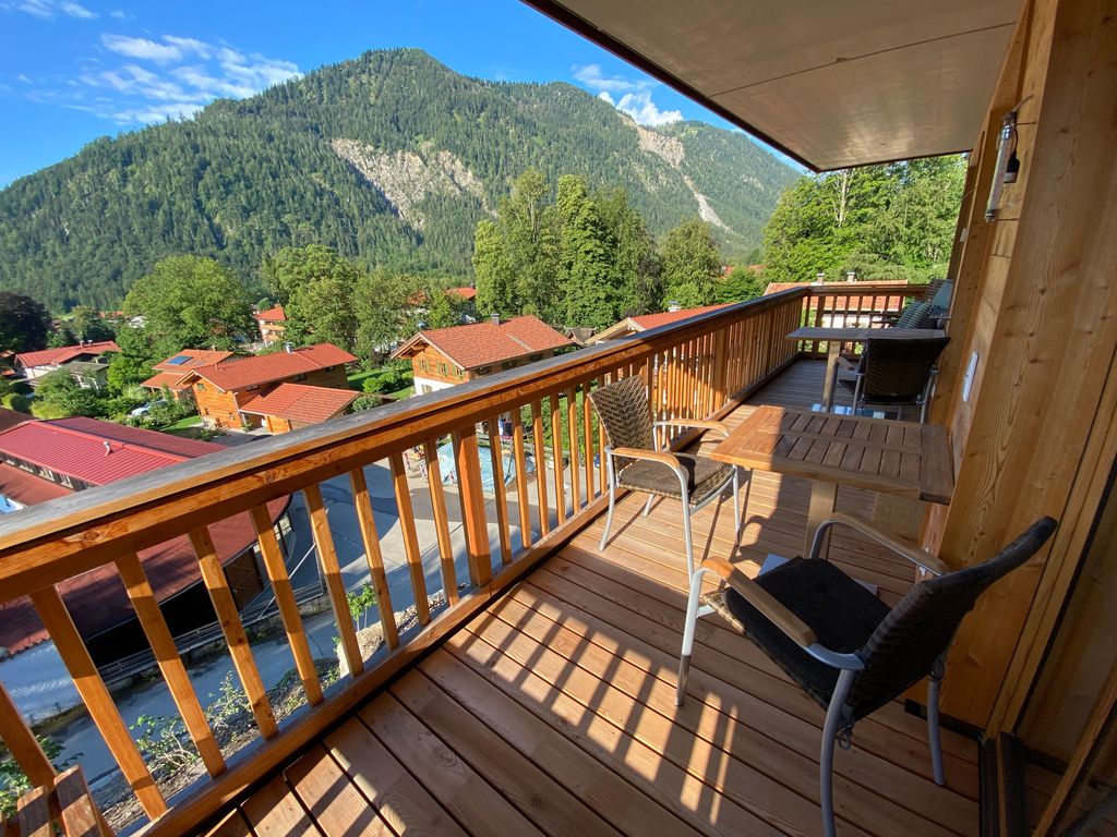 Südbalkon mit Aussicht über Bayrischzell