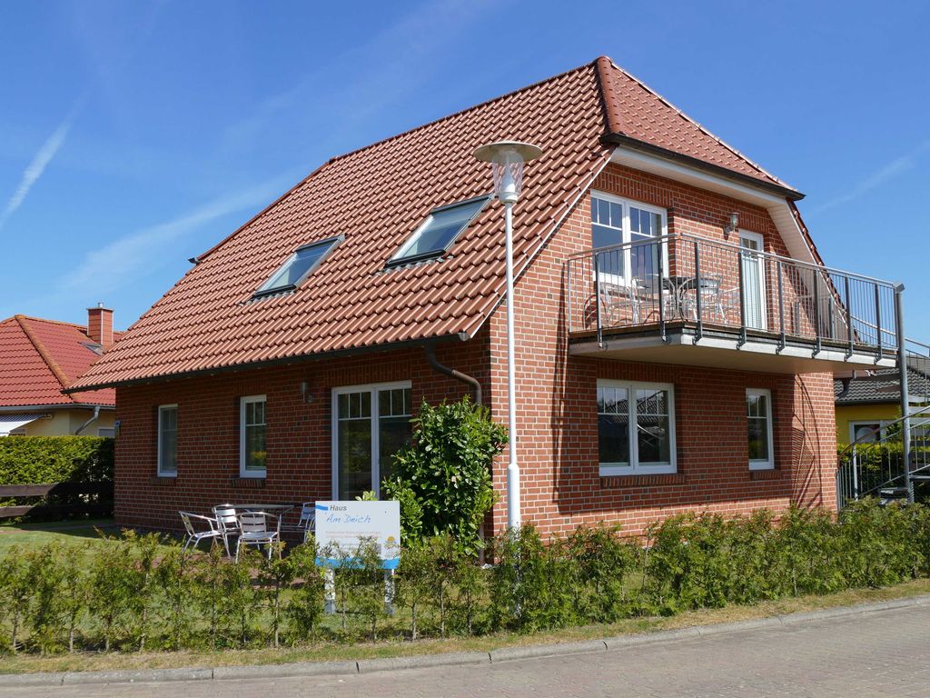 Ferienhaus mit 2 Ferienwohnungen, Ihr Domizil liegt im Obergeschoss mit Balkon