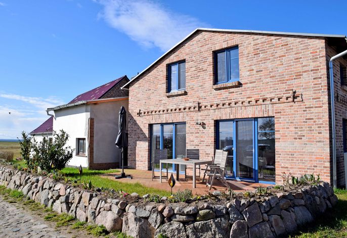 Ferienhaus zum Boddenstrand mit Kamin