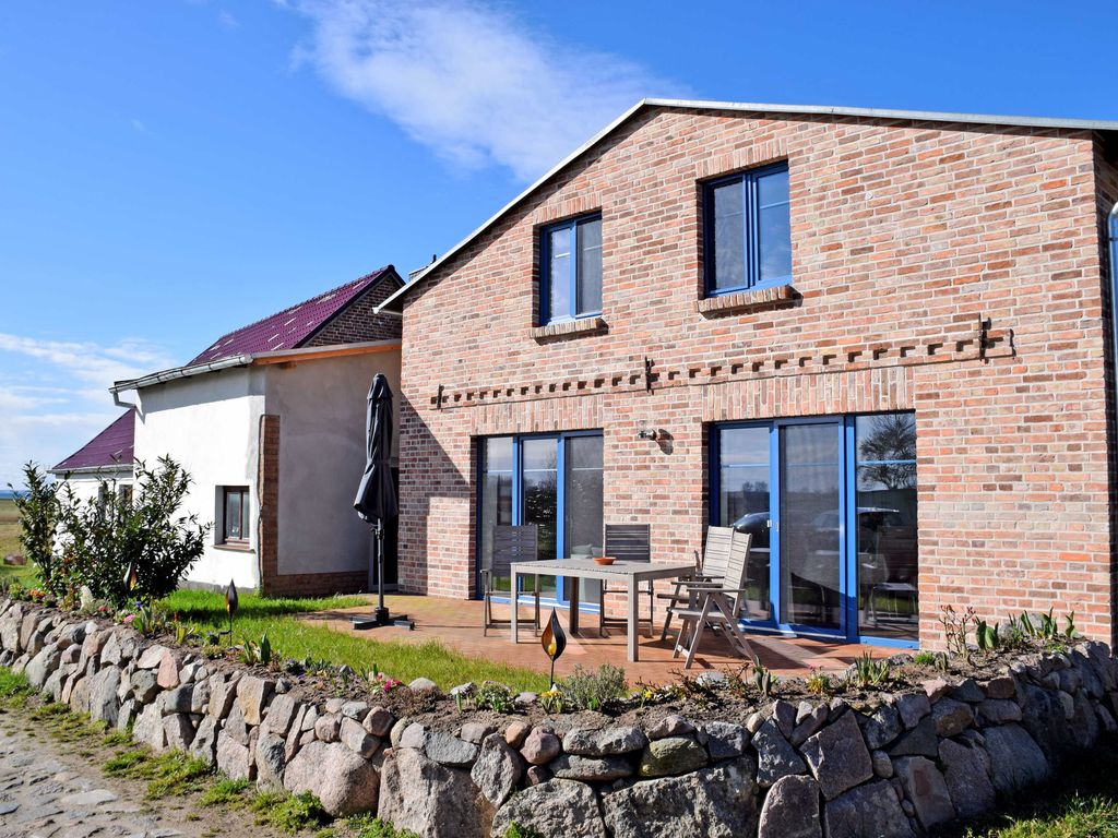 Ferienhaus zum Boddenstrand mit Kamin