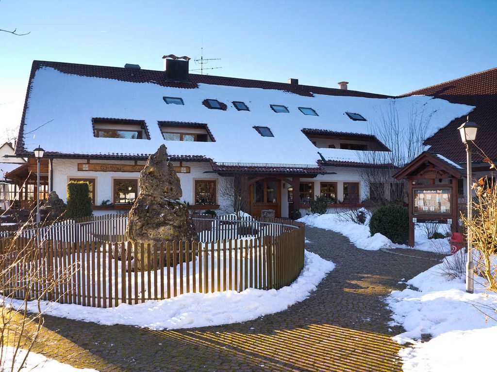 Haupteingang im Winter