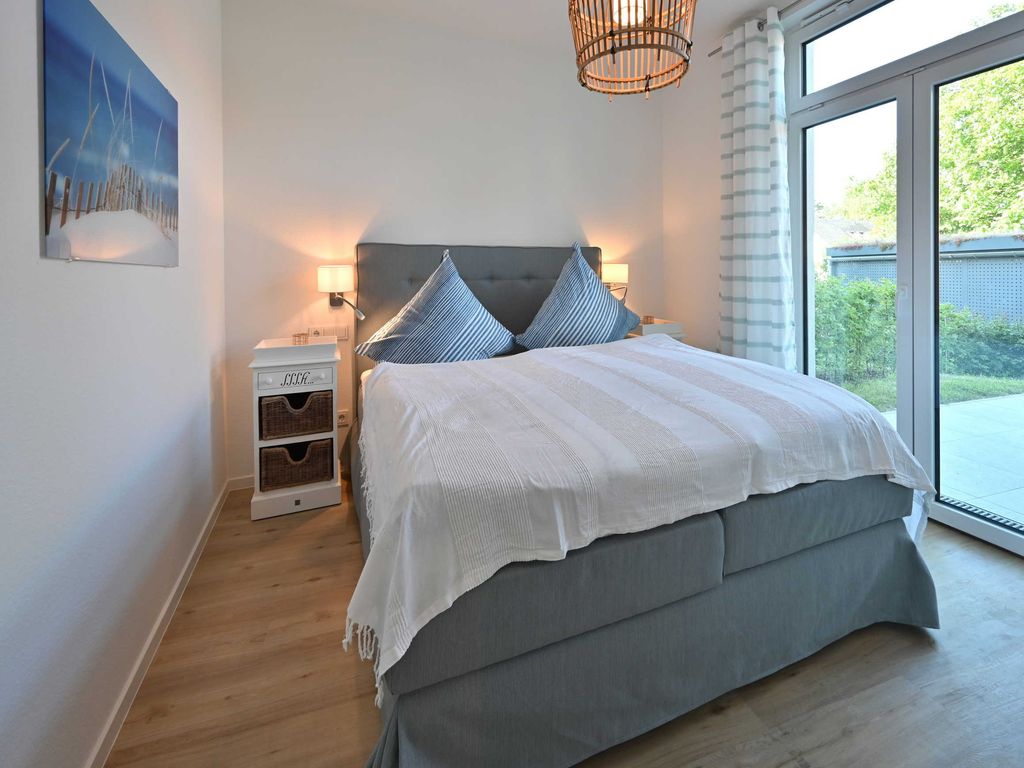 Schlafzimmer mit Doppelbett