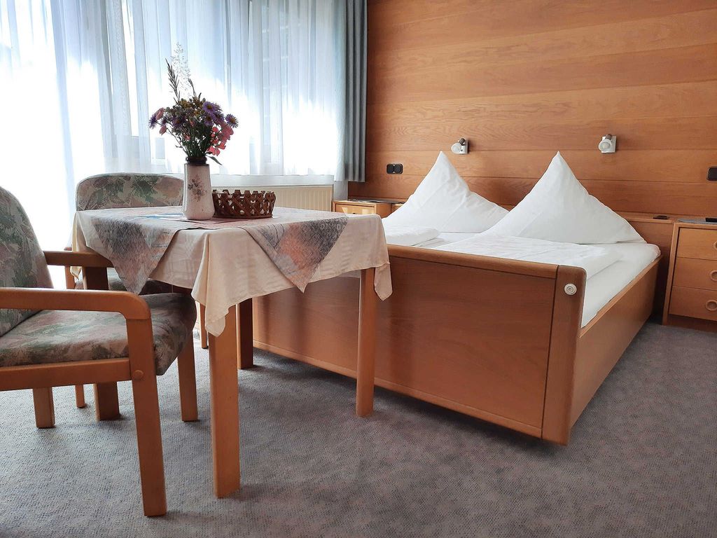 Beispielbild DZ mit Balkon