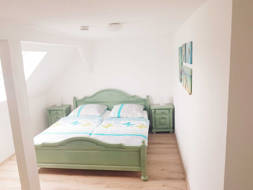 Schlafzimmer 1