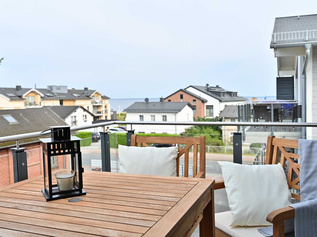 Balkon mit Sicht auf die Ostsee