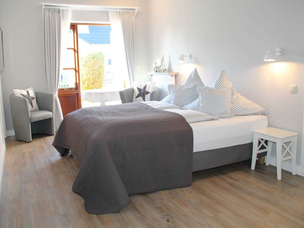 Willkommen, seien Sie unser Gast. Bei der Auswahl des neuen Ambientes stand die nordische Leichtigkeit im Vordergrund.

Dieses Zimmer bietet Ihnen eine eigene kleine Terrasse.