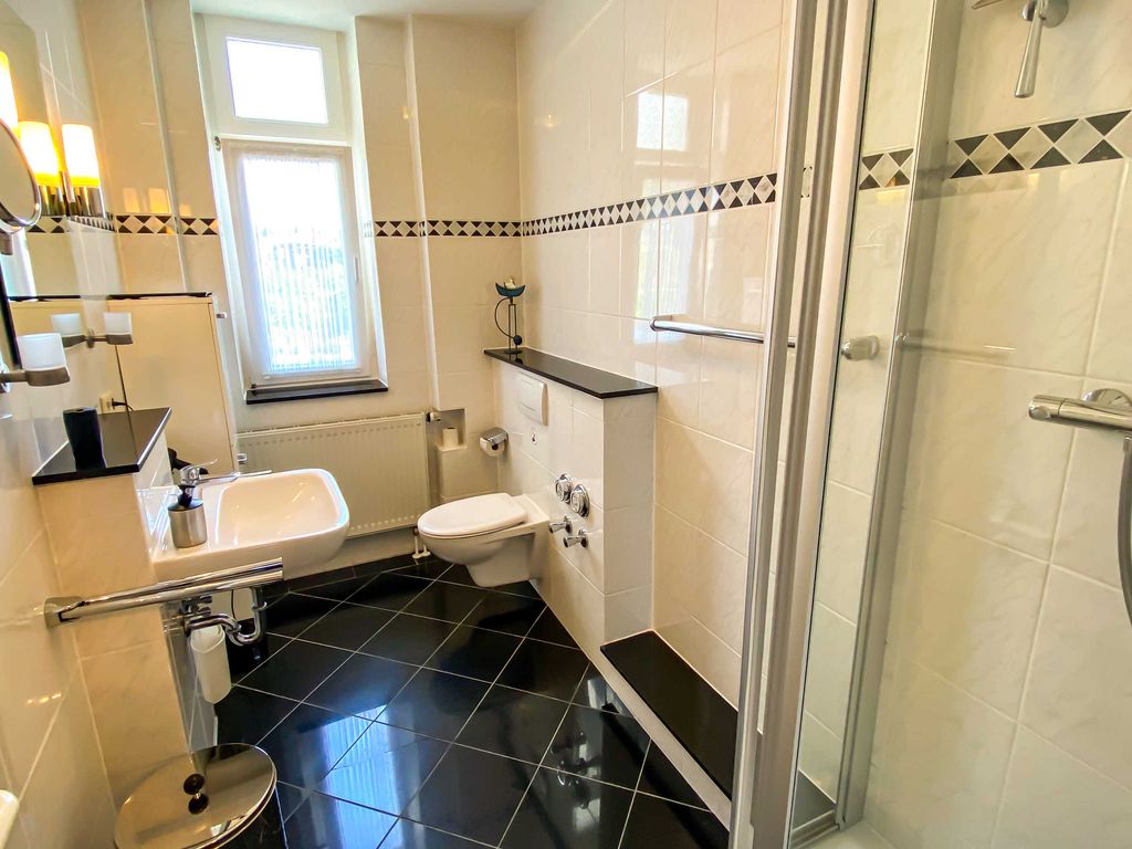 Ferienwohnung mit Balkon in Bäderstilvilla