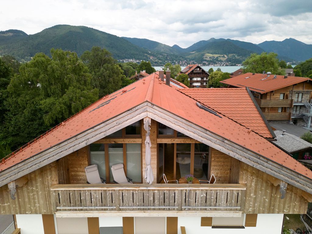 Das Appartement von aussen mit großem Westbalkon