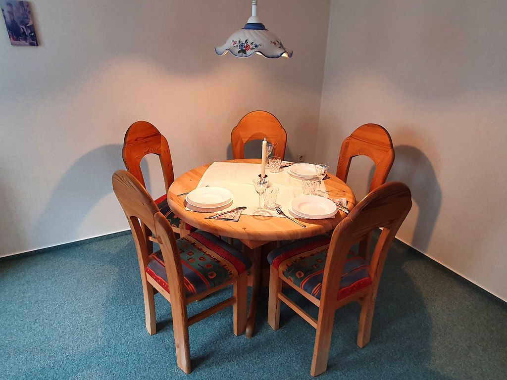 Esstisch im Wohnzimmer