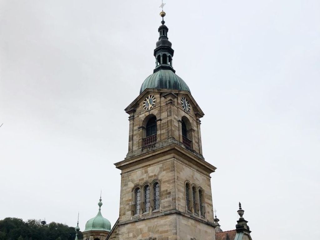 Stadtpfarrkirche St. Bartholomäus vom Fenster der Wohnung aus