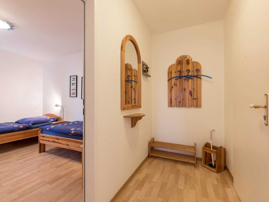 Eingangsbereich links geht es in das separate Kinderzimmer