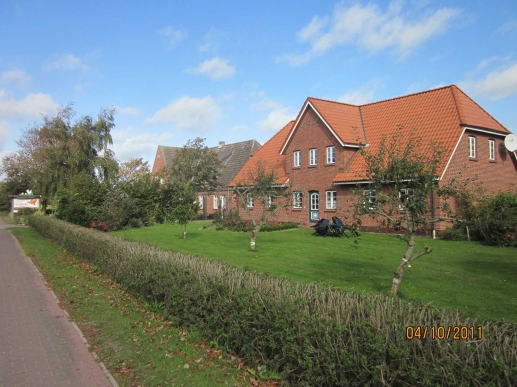 Straßenansicht von Wyk aus kommend auf den Hof