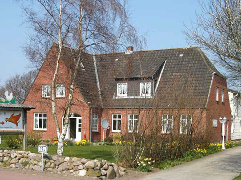 Die Wohnung befindet sich im OG des Bauernhauses hier