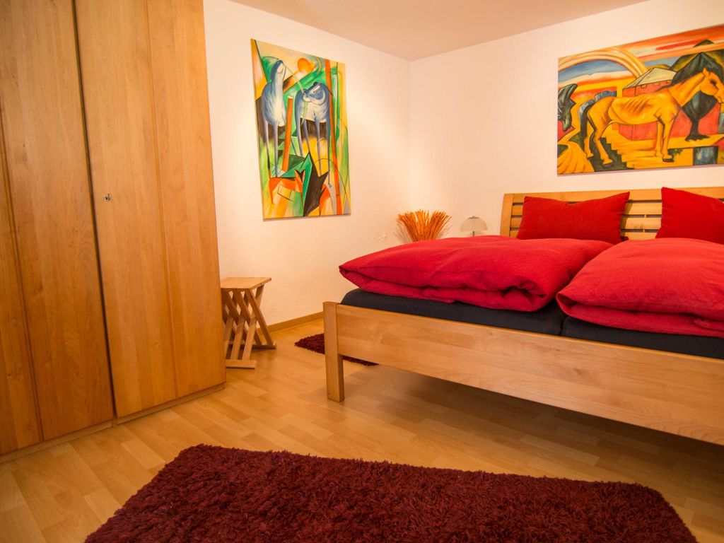 Schlafzimmer 1
