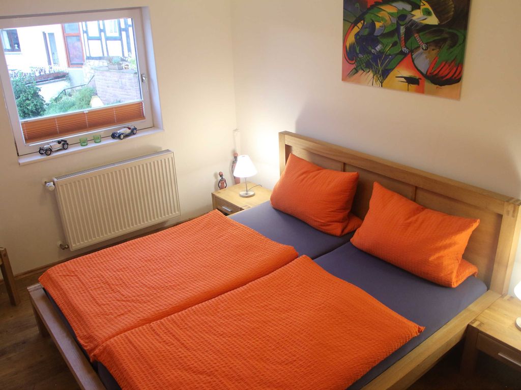 Schlafzimmer 1