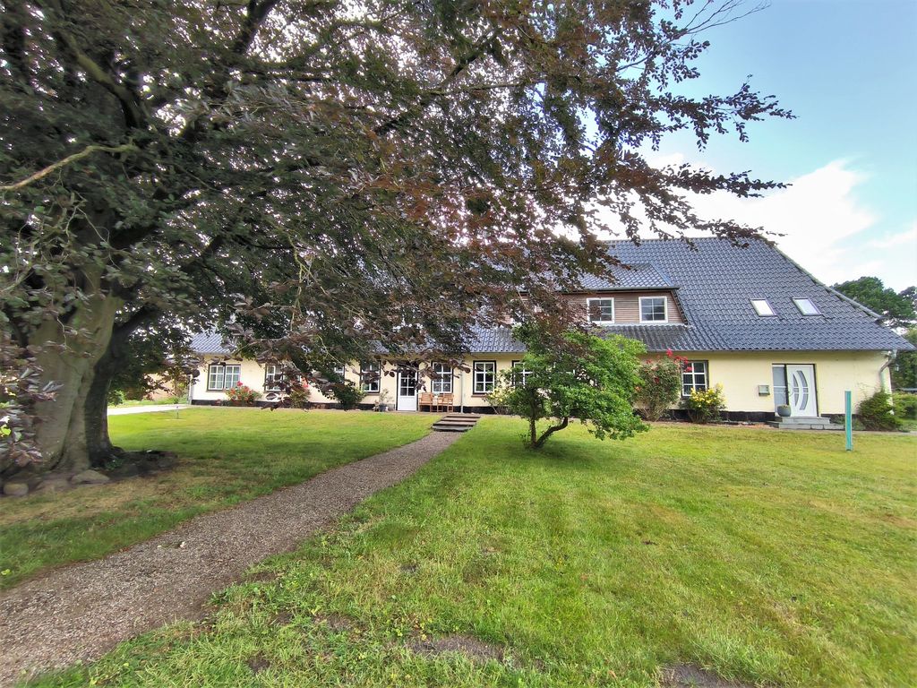 Haupthaus mit Ferienwohnung im Obergeschoss