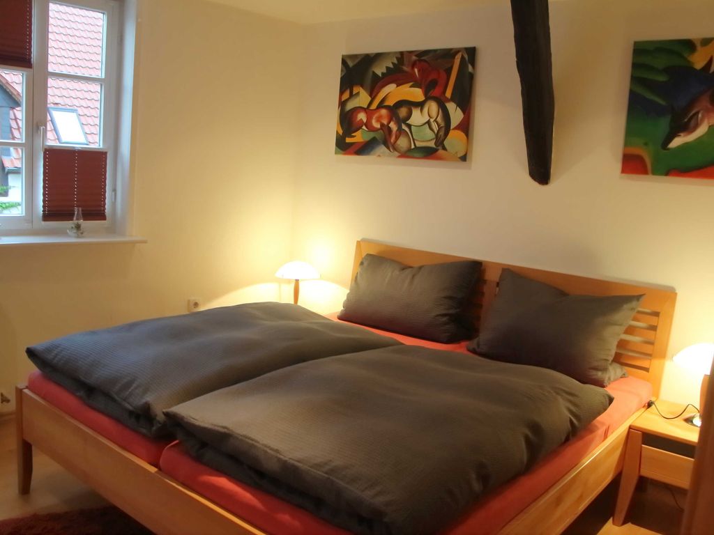 Schlafzimmer 1