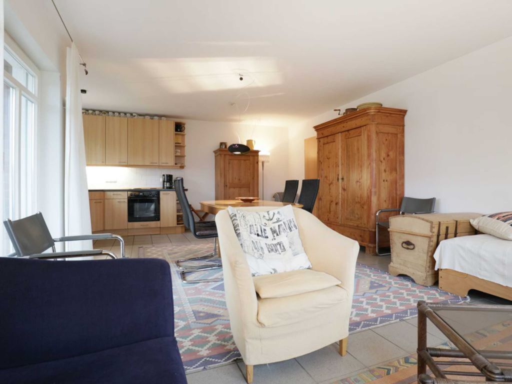 Haus am Teich D18- Blick durchs Appartement