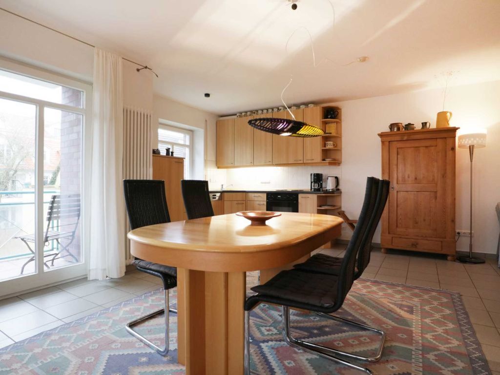 Haus am Teich D18- Blick auf den Esstisch