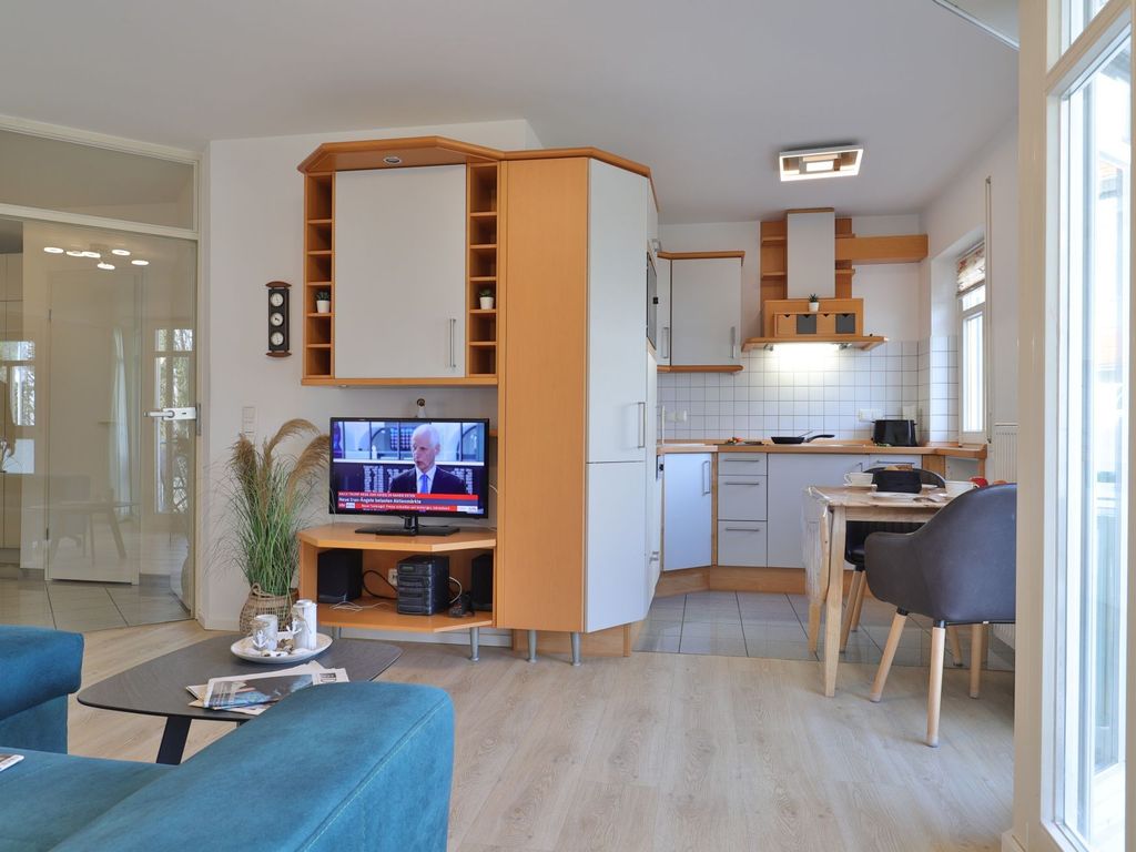 Haus am Meer, Whg.2 - Blick auf den offenen Wohn-/Essbereich mit Küchenzeile